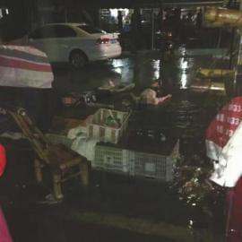 7月30日晚，兩男子街頭倒地身亡。